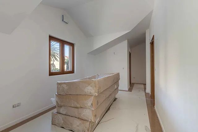 Eine luxuriöse dreistöckige Villa in erster Meereslinie in Kotor — photo 15